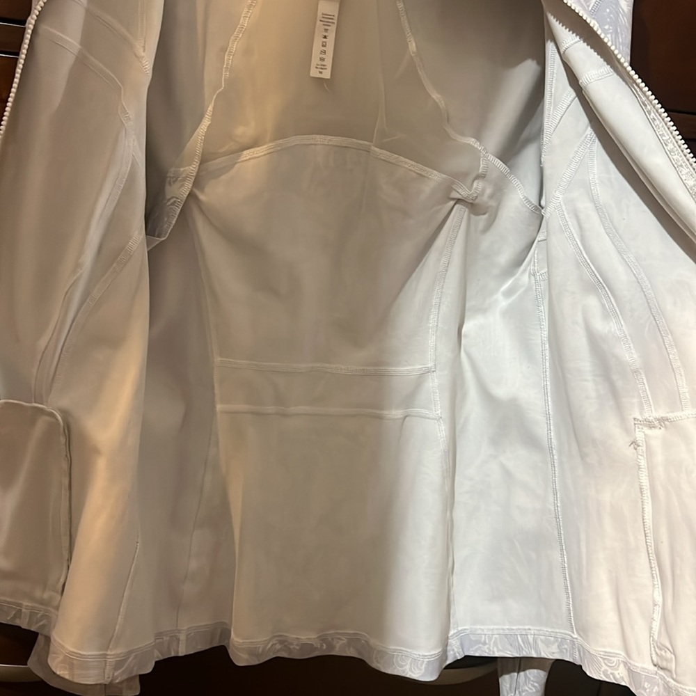 lululemon athletica White Jacket - Picture 4 of 4